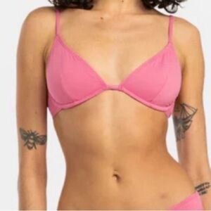 Sol searcher berry pink bikini top